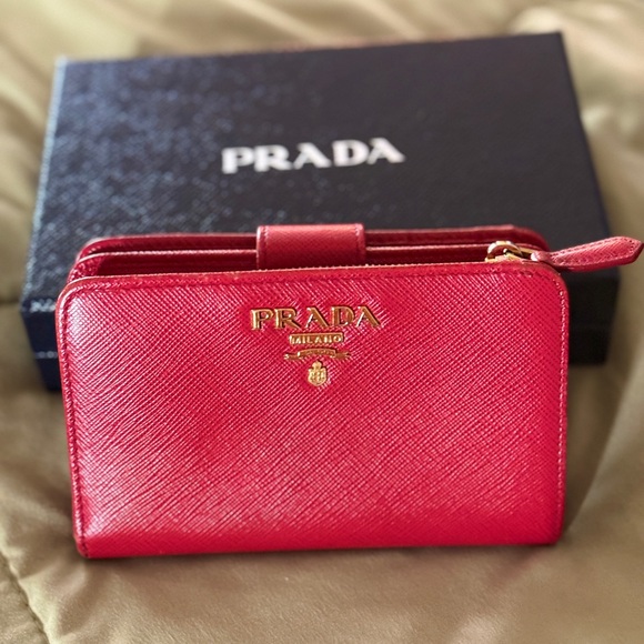 Authentic Prada Saffiano wallet in perfect condition - Picture 9 of 10